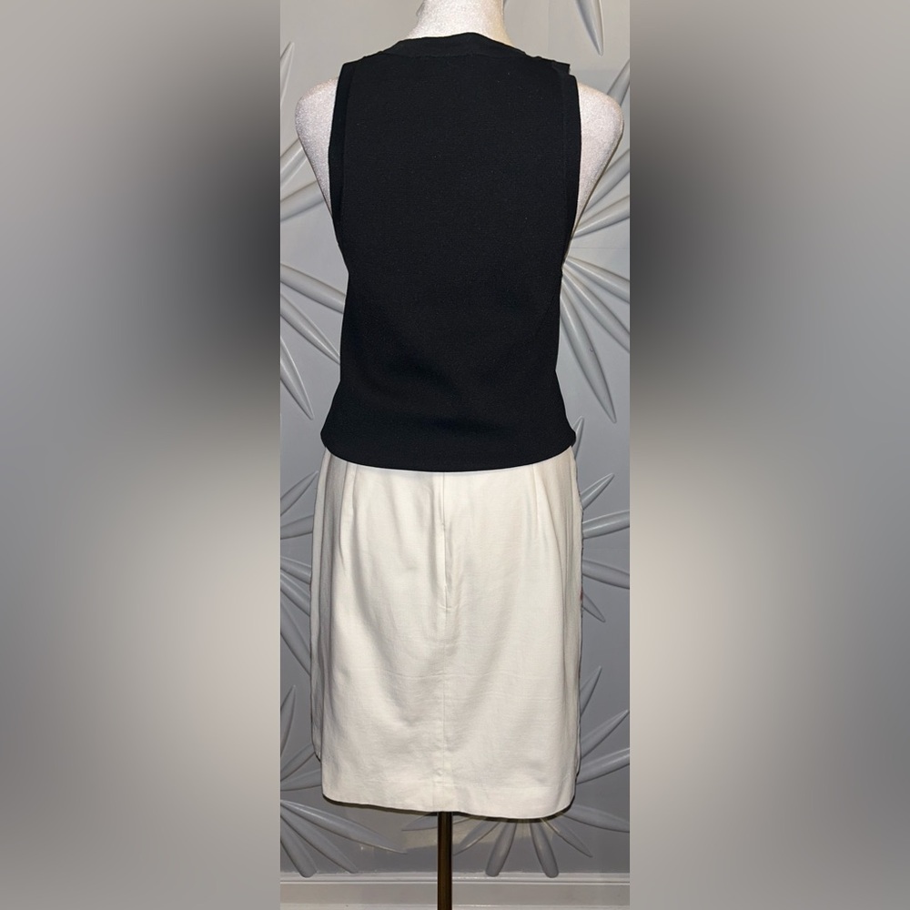 EUC Boden SZ 4 cream/red/green/lilac floral embroidered skirt w/rear zipper - Picture 3 of 9